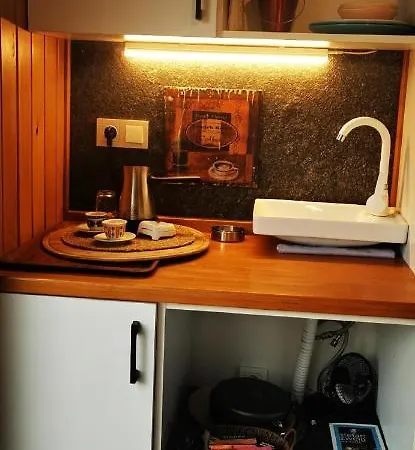 Airport Tinyhouse *